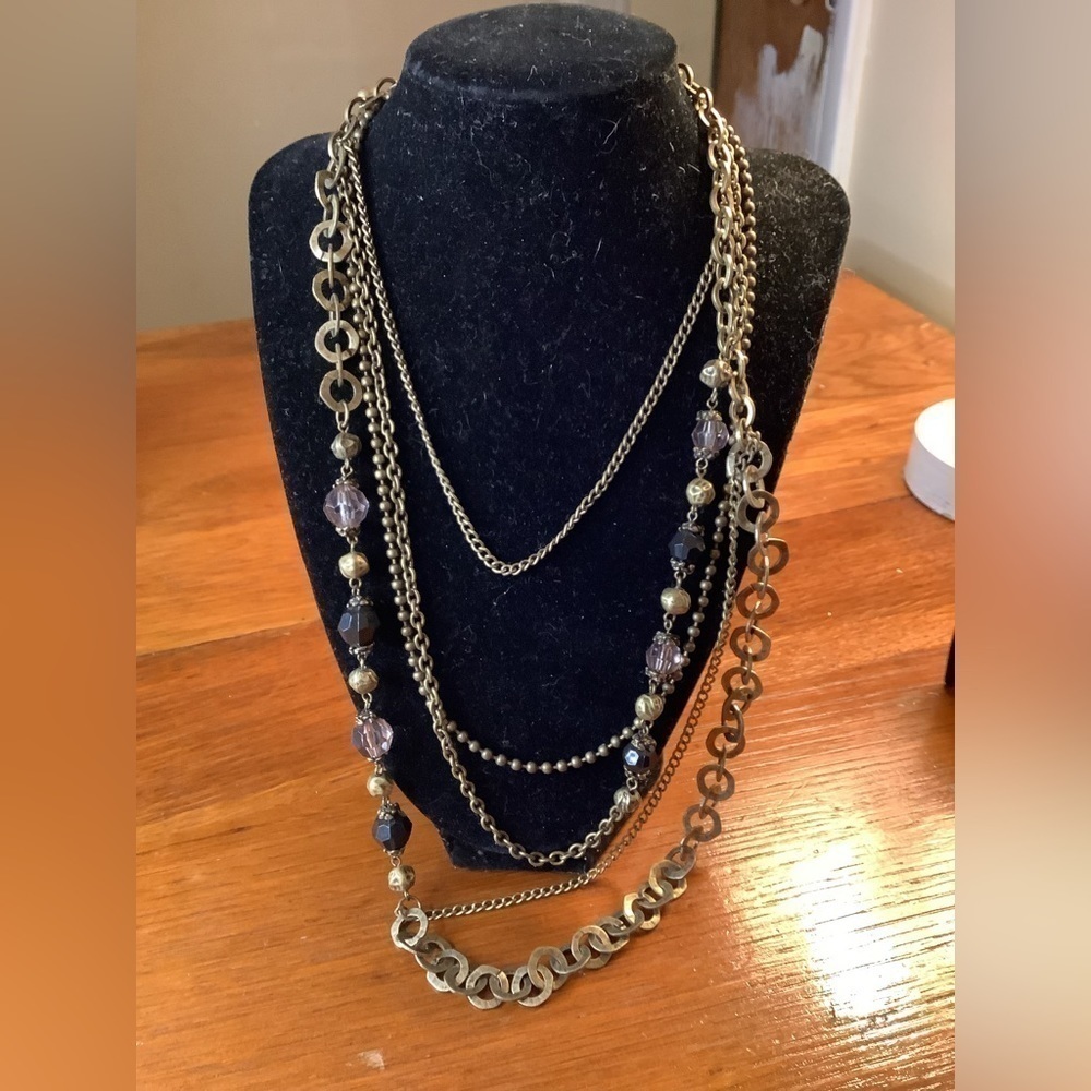 VINTAGE COSTUME FASHION GOLD TONE THREE STRAND ACRYLIC BEADED NECKLACE. 26”